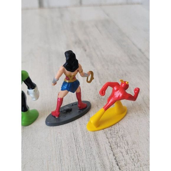 DC Comics Wonder Woman flash Green Lantern Superman Hawkman toy figure playset - Picture 11 of 13